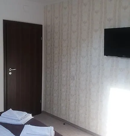 Pensiunea Argesu ** Guest house